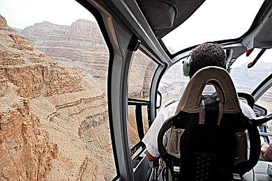 英国实体周榜：《真人快打1》登顶 《星空》下滑到19